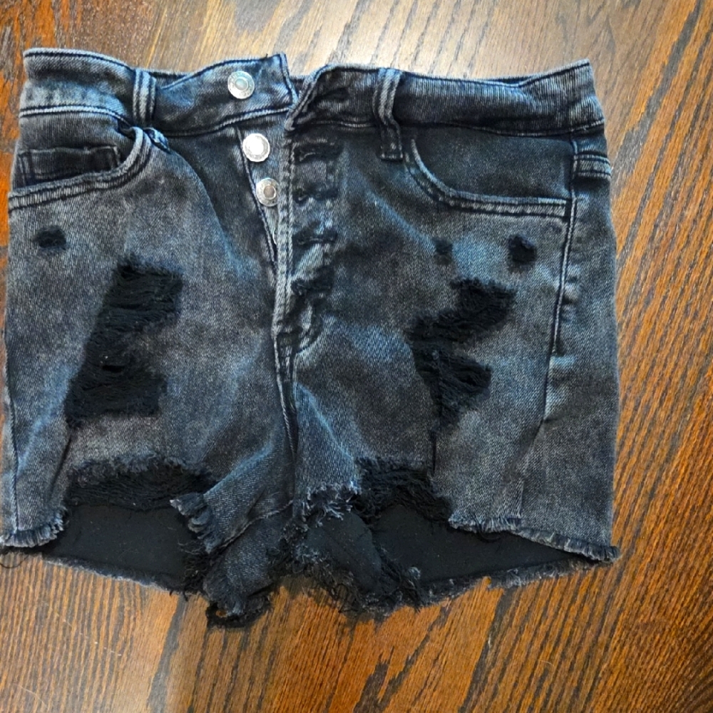 Vervet Button Front Distressed Black Denim Shorts. Size Small.EUC